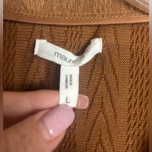 Maunces
Large 
Extra Button - Picture 4 of 8